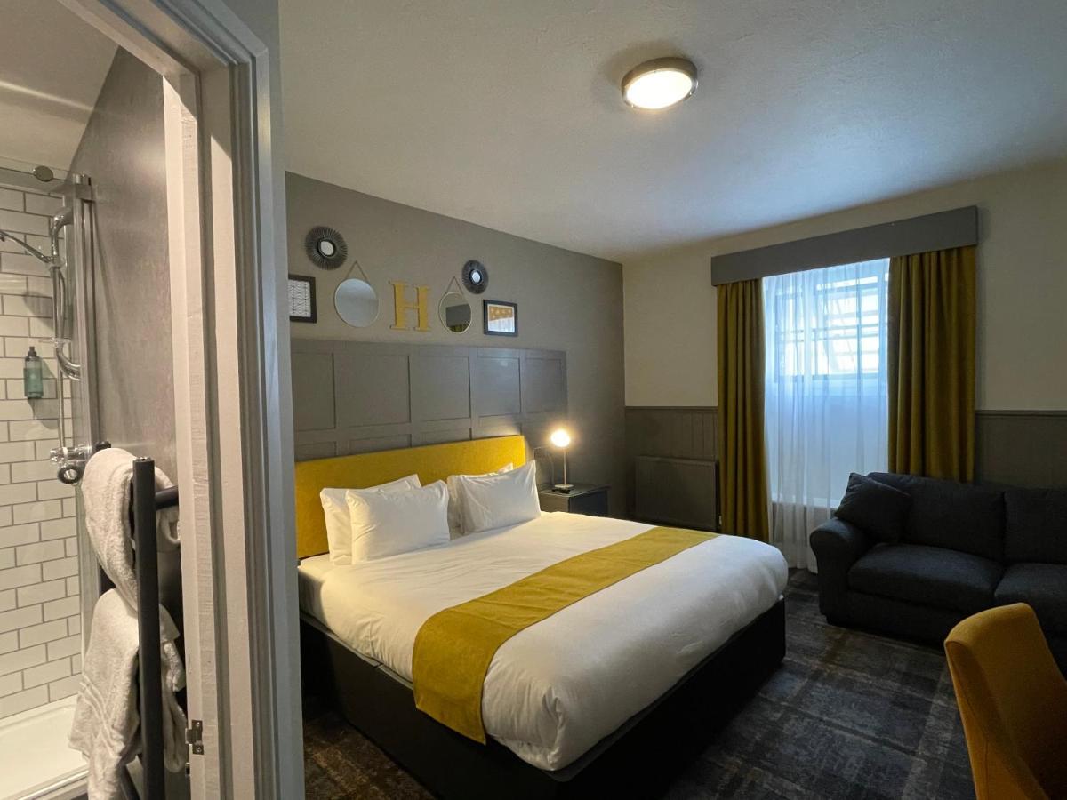 The County Hotel Haverfordwest Buitenkant foto