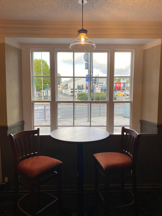 The County Hotel Haverfordwest Buitenkant foto