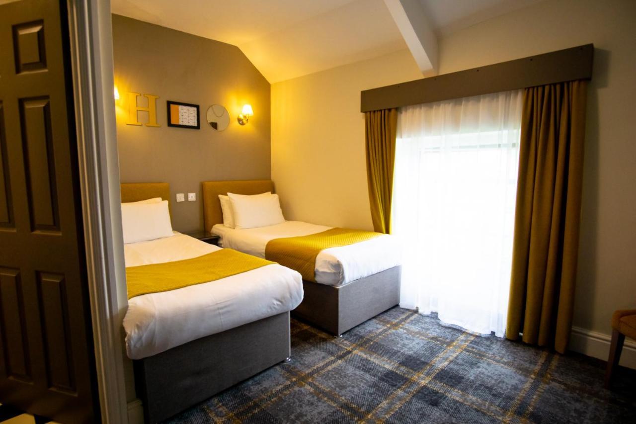 The County Hotel Haverfordwest Buitenkant foto