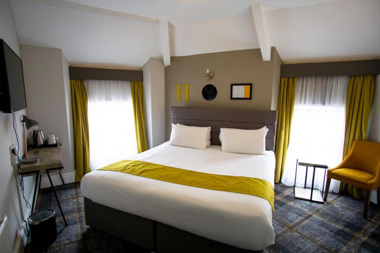 The County Hotel Haverfordwest Buitenkant foto