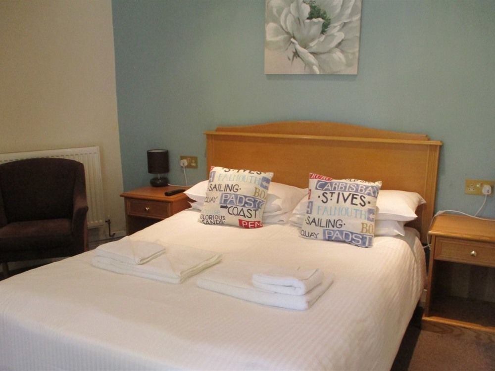 The County Hotel Haverfordwest Buitenkant foto