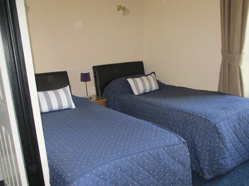 The County Hotel Haverfordwest Buitenkant foto